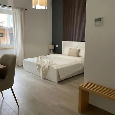 Nyaraló Daiva Arona